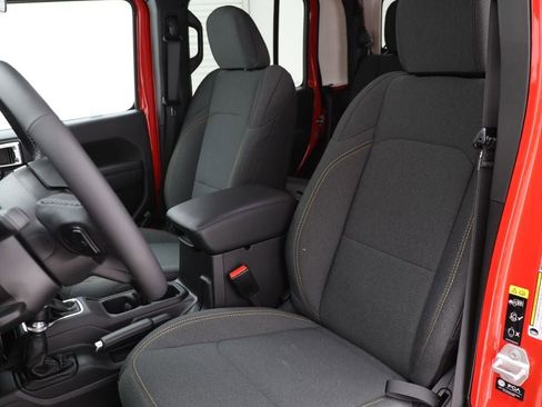 Used 2025 Jeep Gladiator Willys image 17