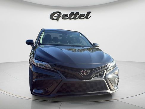 Used 2021 Toyota Camry SE FWD image 2
