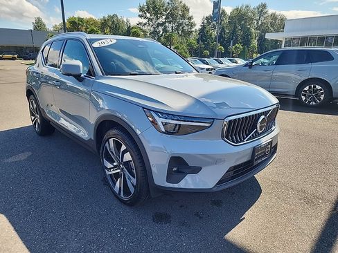 Certified 2024 Volvo XC40 B5 Ultimate w/ Protection Package Premier AWD/4WD image 6