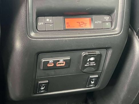 Used 2020 Nissan Pathfinder SL FWD image 15