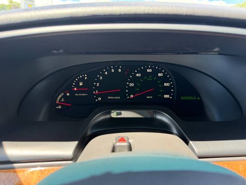 Used 2001 Lincoln Continental FWD image 22