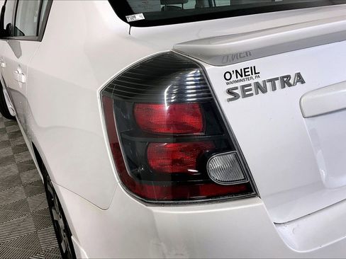 Used 2012 Nissan Sentra 2.0 SR w/ Special Edition Pkg FWD image 29