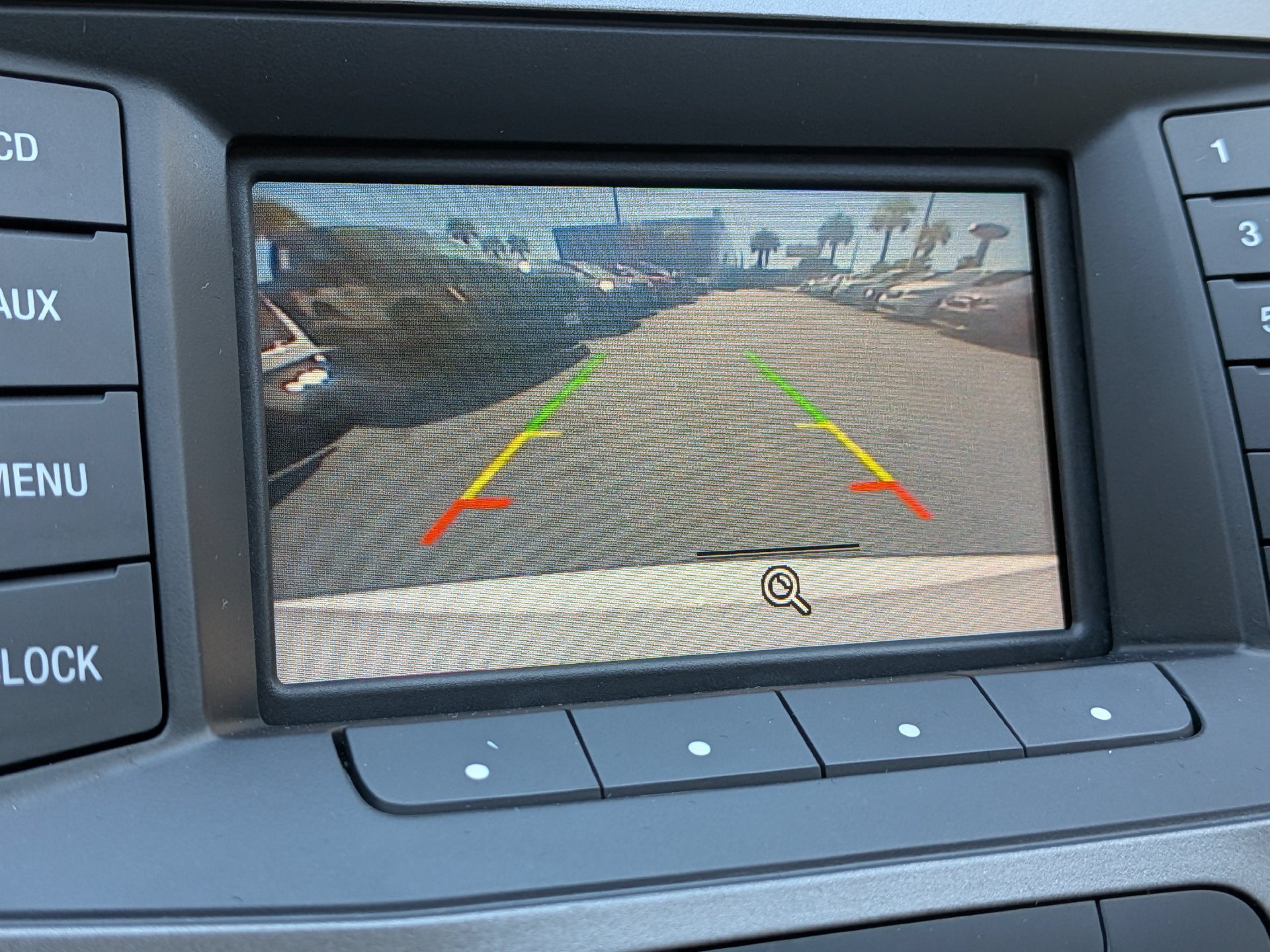 Used 2015 Ford Taurus SE FWD image 22