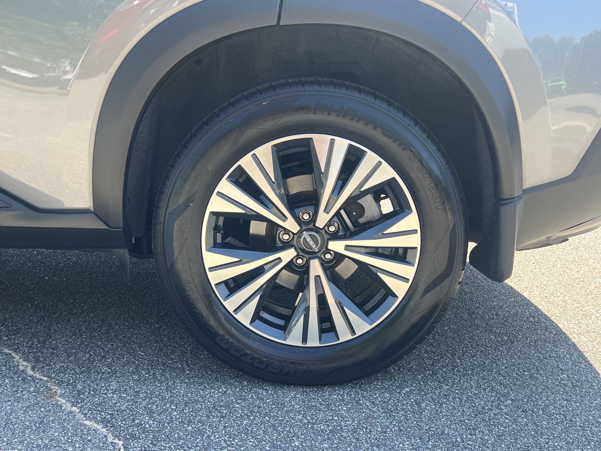 Used 2023 Nissan Rogue SV FWD image 29