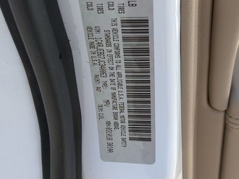 Used 2018 Jeep Grand Cherokee Limited image 65