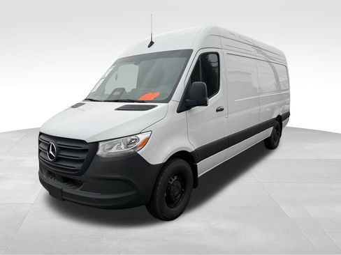 Used 2025 Mercedes-Benz Sprinter 2500 image 6