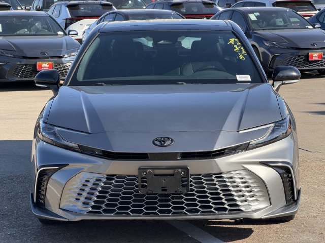 Used 2025 Toyota Camry XSE FWD image 2