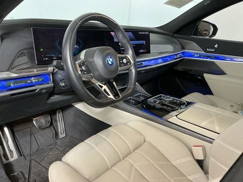 Certified 2024 BMW i7 xDrive60 image 23
