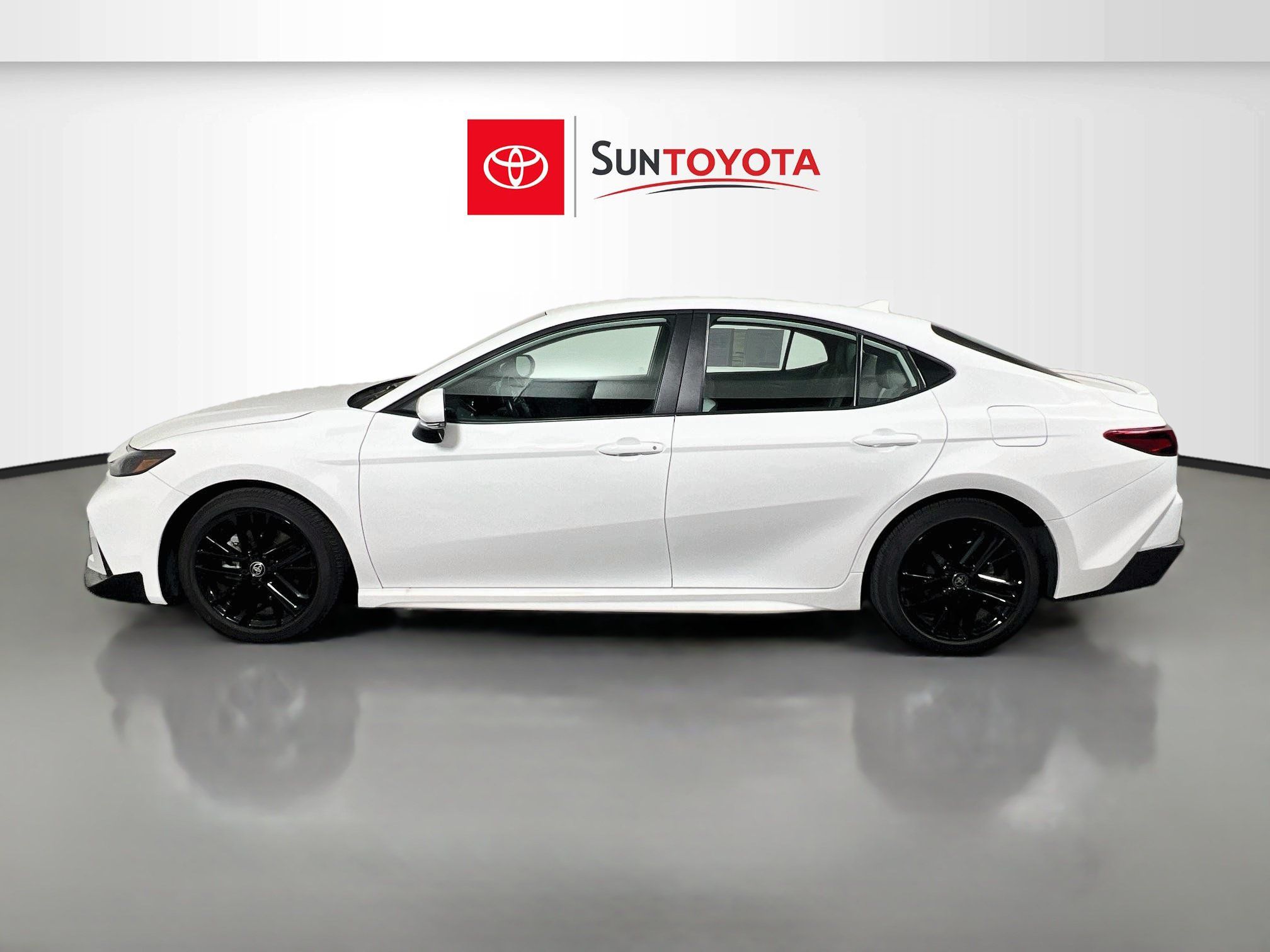 Used 2026 Toyota Camry SE w/ Convenience Package FWD image 7