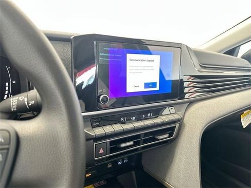 Used 2025 Toyota Camry LE image 17