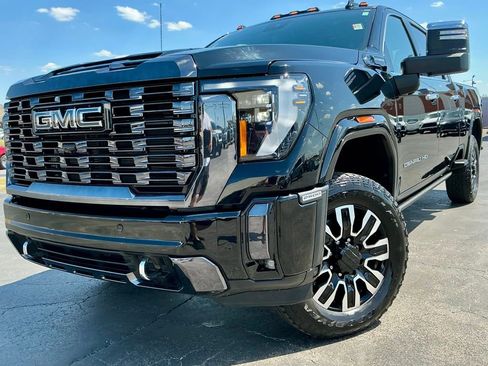 Used 2024 GMC Sierra 2500 Denali Ultimate image 3