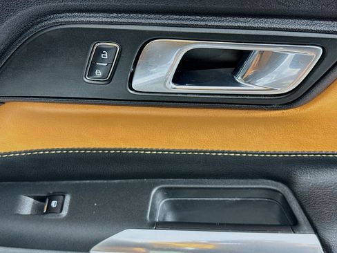 Used 2018 Ford Mustang Coupe image 26