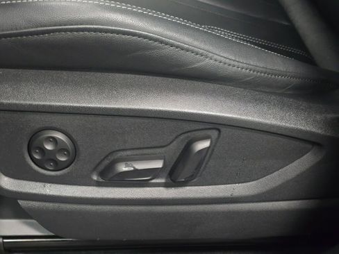 Certified 2025 Audi Q5 2.0T Premium Plus image 36