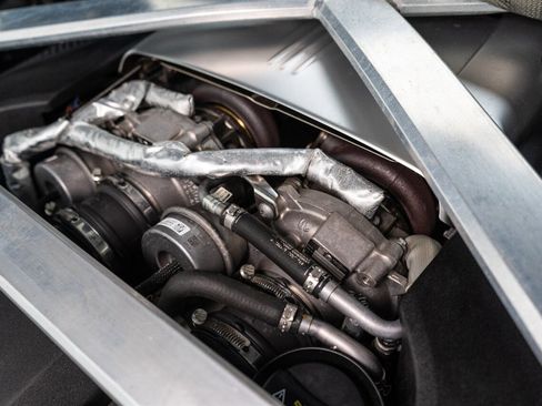 Used 2021 Aston Martin V8 Vantage Roadster RWD image 66