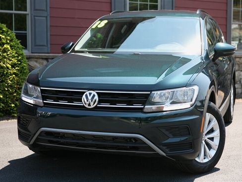 Used 2018 Volkswagen Tiguan SE AWD/4WD image 2