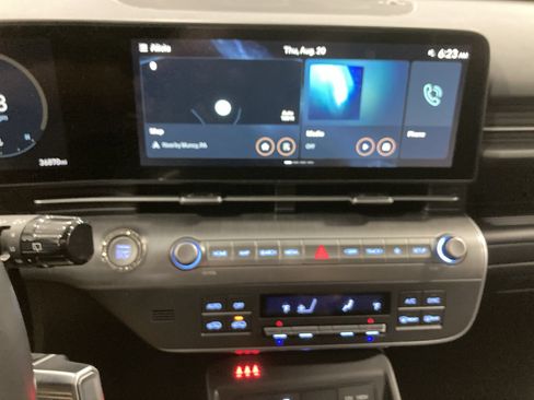 Used 2024 Hyundai Kona SEL w/ Convenience Package AWD/4WD image 11