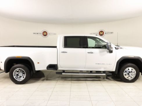 Used 2024 GMC Sierra 3500 Denali w/ Denali Reserve Package image 2