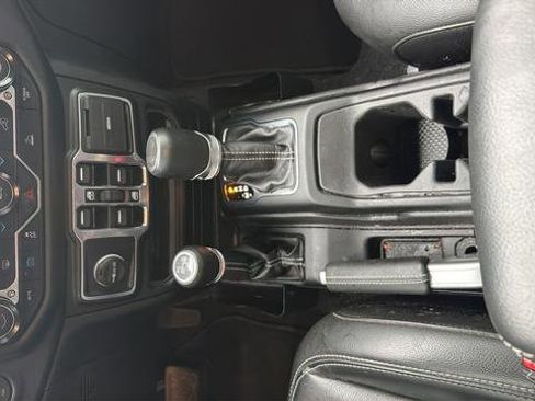 Used 2022 Jeep Wrangler Unlimited Sahara AWD/4WD image 8