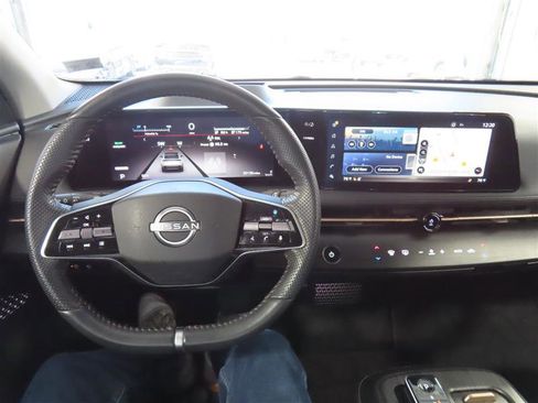 Used 2024 Nissan Ariya AWD image 23