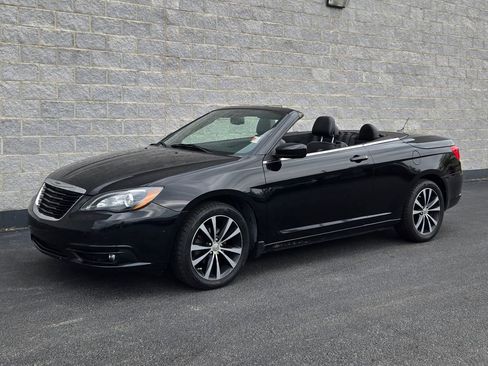 Used 2013 Chrysler 200 S FWD image 9