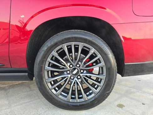 Certified 2024 Cadillac Escalade ESV V w/ Heavy-Duty Trailer Package image 34