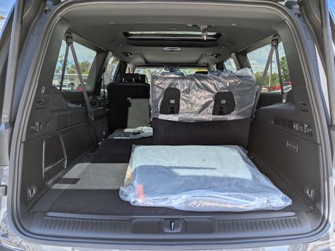 New 2026 Jeep Grand Wagoneer L Limited image 12