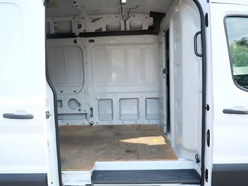 Used 2025 Ford Transit 250 148 High Roof RWD image 11
