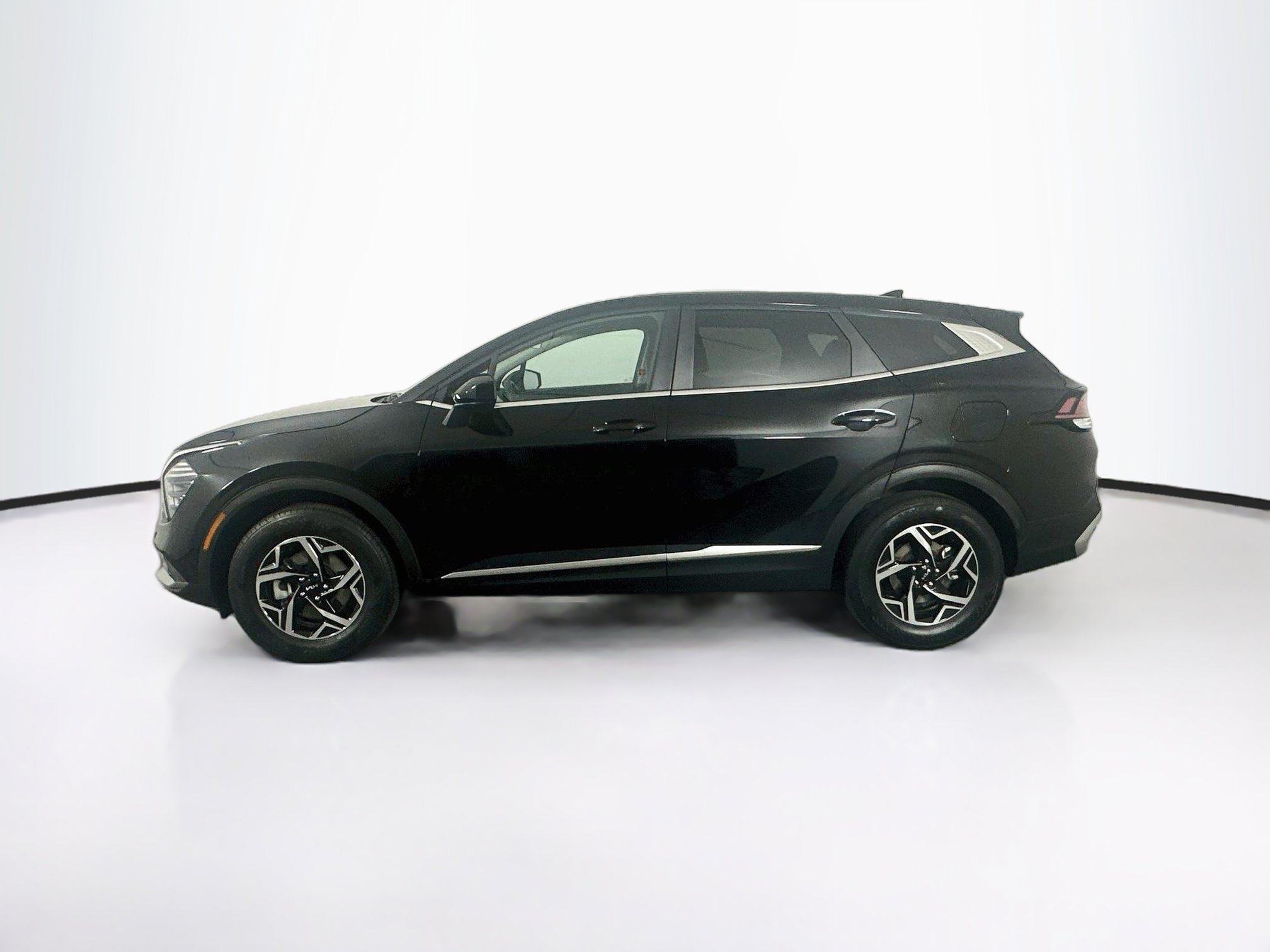 Used 2025 Kia Sportage LX AWD/4WD image 4