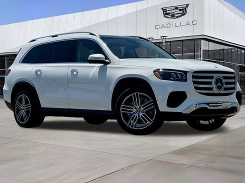 Used 2026 Mercedes-Benz GLS 450 4MATIC image 2