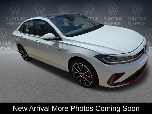 Used 2025 Volkswagen Jetta GLI Autobahn FWD image 2