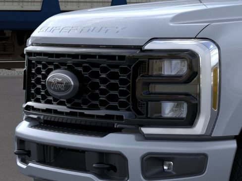 New 2026 Ford F350 4x4 Crew Cab Super Duty image 17