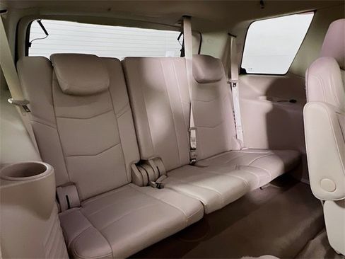 Used 2016 Cadillac Escalade Premium image 47