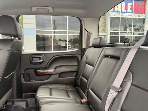 Used 2017 GMC Sierra 2500 SLT w/ Duramax Plus Package AWD/4WD image 18