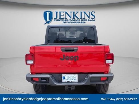 New 2025 Jeep Gladiator Sport image 4