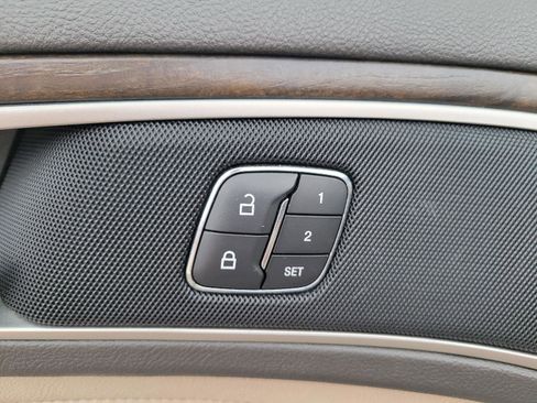 Used 2019 Lincoln MKZ Reserve FWD image 7