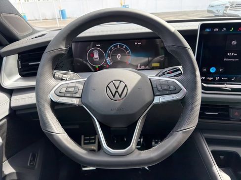 New 2026 Volkswagen Tiguan SE R-Line AWD/4WD image 15
