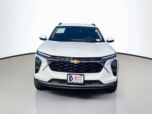 Used 2026 Chevrolet Trax LT w/ Driver Confidence Package FWD image 2