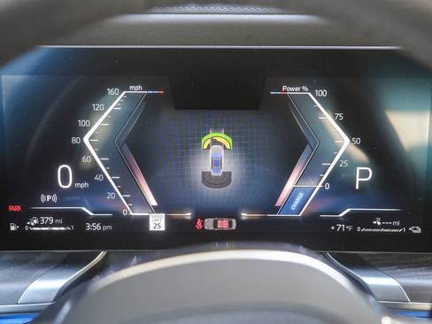 Used 2025 BMW 750e xDrive w/ Premium Package image 19