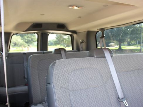 Used 2025 Chevrolet Express 3500 LT w/ LT Preferred Equipment Group RWD image 17