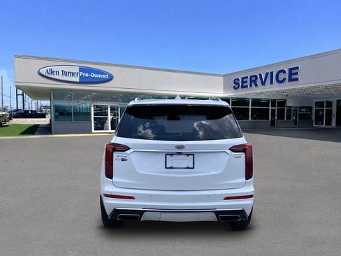 Used 2021 Cadillac XT6 Premium Luxury FWD image 7
