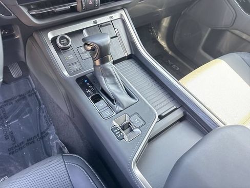 Certified 2024 Lexus GX 550 w/ Accessory Package (31) AWD/4WD image 21