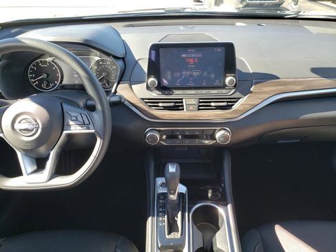 Certified 2023 Nissan Altima 2.5 SV image 16