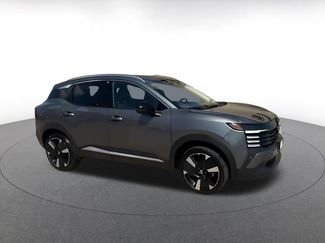 Used 2026 Nissan Kicks SR AWD/4WD video 2