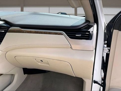 Used 2019 GMC Yukon Denali w/ Enhanced Security Package AWD/4WD image 17