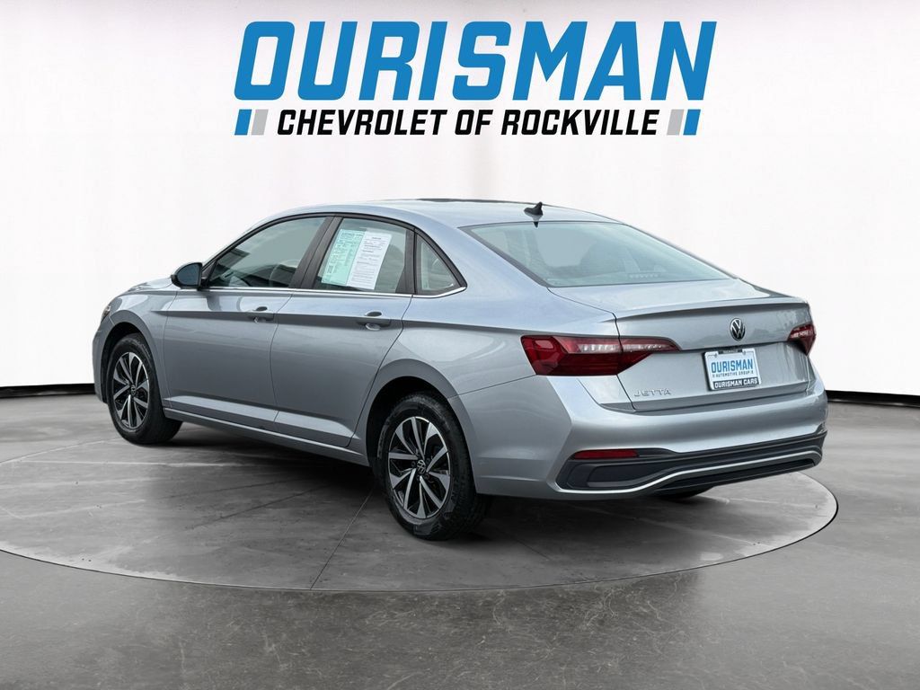 Used 2022 Volkswagen Jetta S FWD image 4