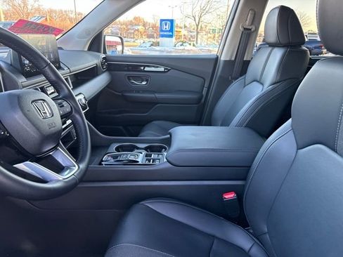 Used 2025 Honda Pilot EX-L image 12
