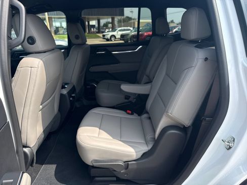 New 2026 GMC Acadia Elevation w/ Black Edition FWD image 24