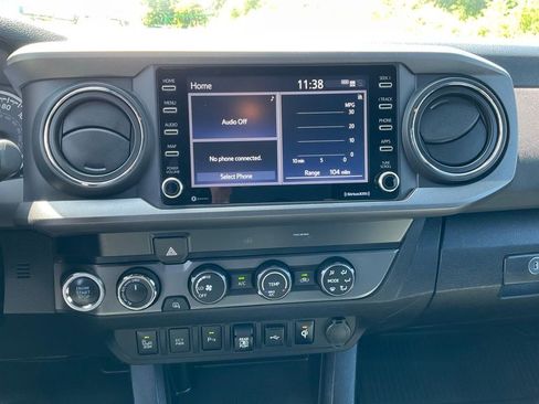 Used 2020 Toyota Tacoma TRD Off-Road w/ Technology Package AWD/4WD image 42