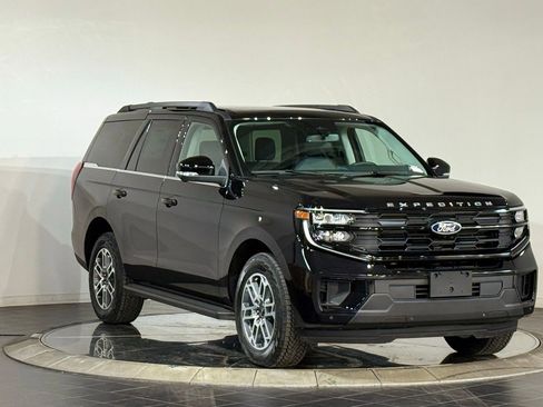 New 2026 Ford Expedition Active AWD/4WD image 2
