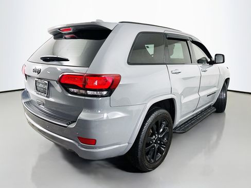 Used 2020 Jeep Grand Cherokee Altitude image 7